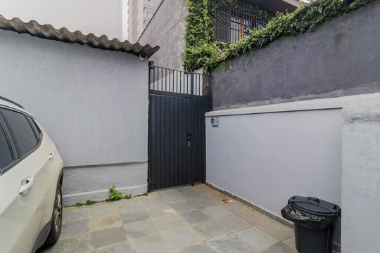 Garagem de casa para alugar com 6 quartos, 240m² em Brooklin, São Paulo