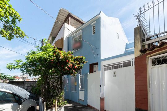 Fachada de casa à venda com 3 quartos, 200m² em Vila Isabel, Rio de Janeiro