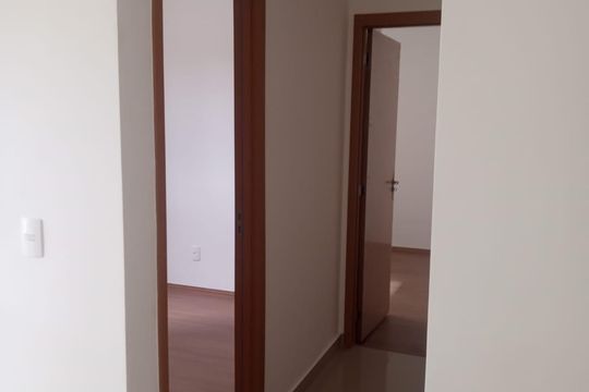 Corredor de apartamento à venda com 2 quartos, 32m² em Costa E Silva, Porto Alegre