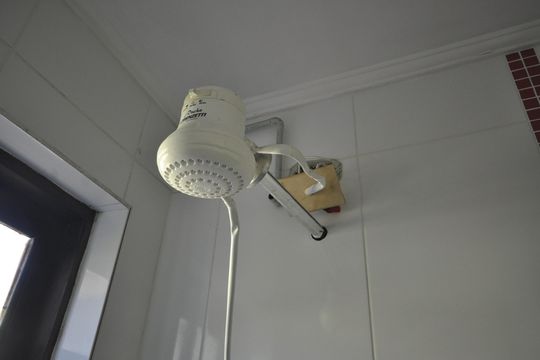 Banheiro da Suíte 2 de casa à venda com 5 quartos, 300m² em Vila Nivi, São Paulo