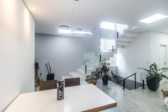 Sala  de casa de condomínio para alugar com 4 quartos, 385m² em Alphaville, Santana de Parnaíba