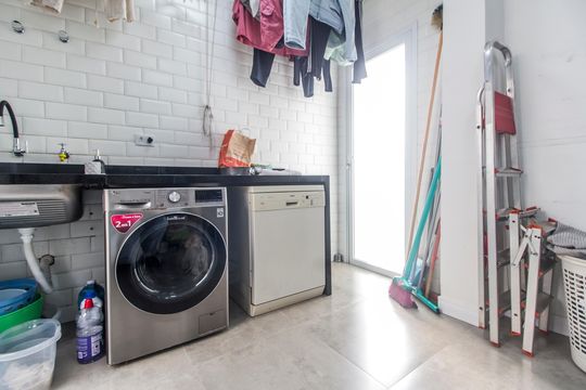 Área de Serviço de casa de condomínio para alugar com 4 quartos, 385m² em Alphaville, Santana de Parnaíba