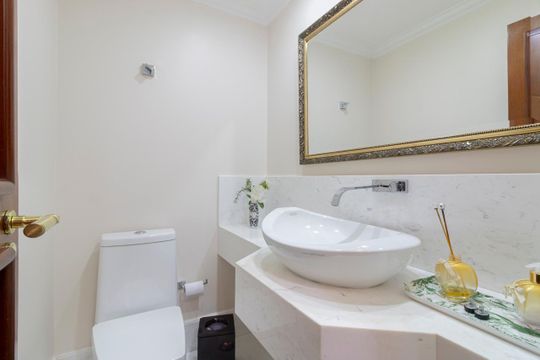 Lavabo de apartamento à venda com 4 quartos, 220m² em Moema, São Paulo