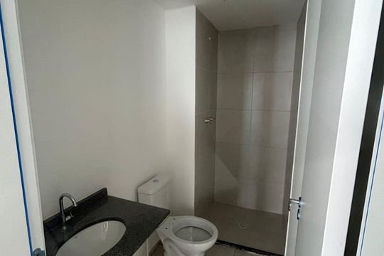 Banheiro de apartamento à venda com 2 quartos, 47m² em Vila Prudente, São Paulo