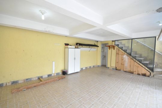 Garagem de casa à venda com 4 quartos, 150m² em Vila Gustavo, São Paulo