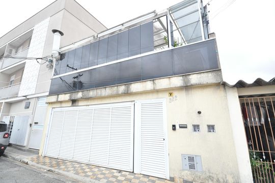 Fachada de casa à venda com 4 quartos, 150m² em Vila Gustavo, São Paulo
