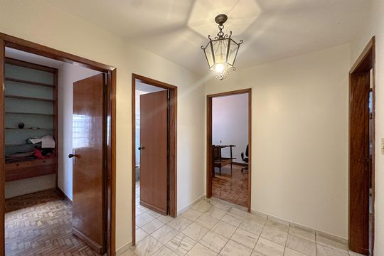 Corredor de casa para alugar com 4 quartos, 800m² em Alto da Lapa, São Paulo
