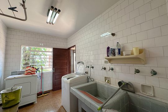 Área de Serviço de casa para alugar com 4 quartos, 800m² em Alto da Lapa, São Paulo
