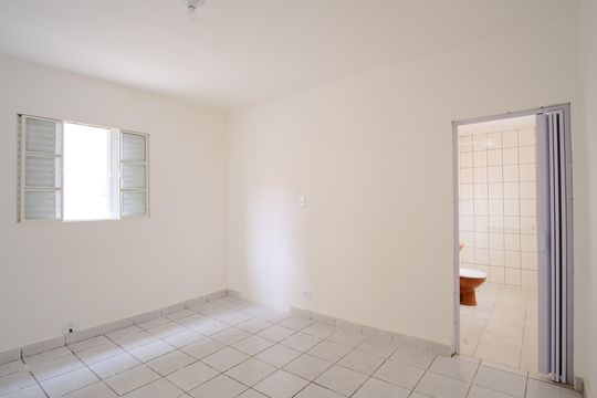 Suíte de casa para alugar com 2 quartos, 140m² em Penha de França, São Paulo