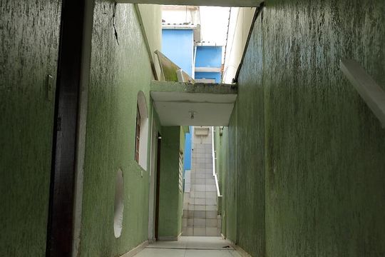 Corredor Lateral  de casa à venda com 2 quartos, 150m² em Jardim Lavinia, São Bernardo do Campo