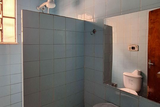 Banheiro de kitnet/studio para alugar com 1 quarto, 40m² em Fonseca, Niterói