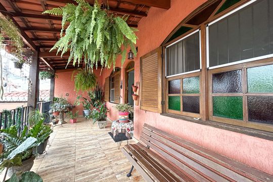 Casa à venda com 5 quartos, 266m² em Parque Recreio, Belo Horizonte