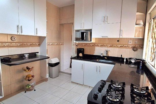 Casa à venda com 3 quartos, 322m² em Sagrada Família, Belo Horizonte