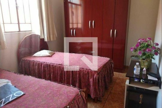 Casa para alugar com 3 quartos, 250m² em Alto Caiçaras, Belo Horizonte