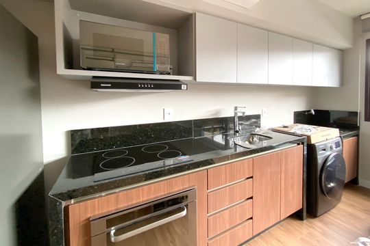 Cozinha de apartamento para alugar com 1 quarto, 49m² em Santa Tereza, Belo Horizonte