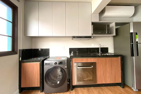 Cozinha de apartamento para alugar com 1 quarto, 49m² em Santa Tereza, Belo Horizonte