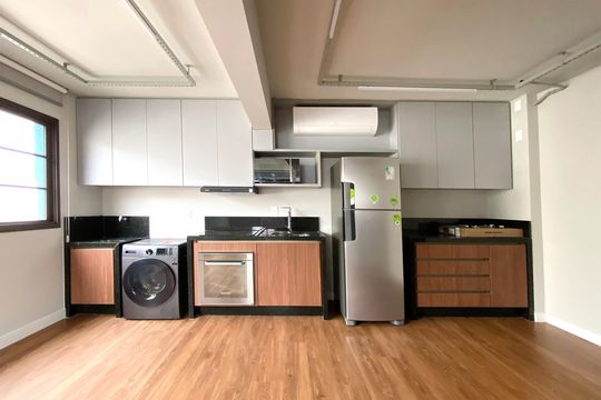 Cozinha de apartamento para alugar com 1 quarto, 49m² em Santa Tereza, Belo Horizonte