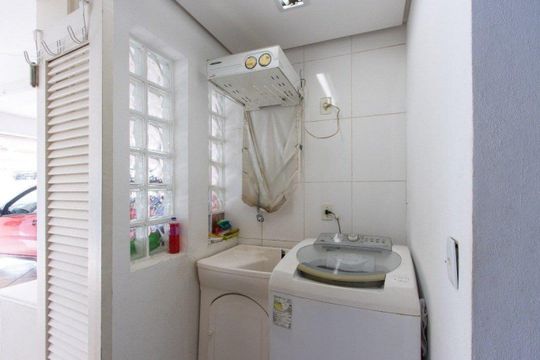 Área de Serviço  de casa para alugar com 5 quartos, 330m² em Tristeza, Porto Alegre