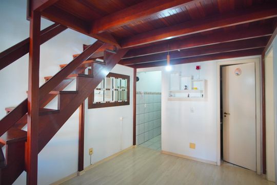 Sala de casa de condomínio à venda com 3 quartos, 70m² em Jardim Dona Leopoldina, Porto Alegre