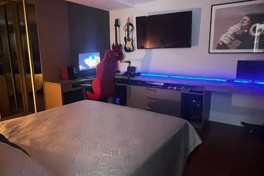 Quarto de casa de condomínio à venda com 4 quartos, 329m² em Jardim Cordeiro, São Paulo