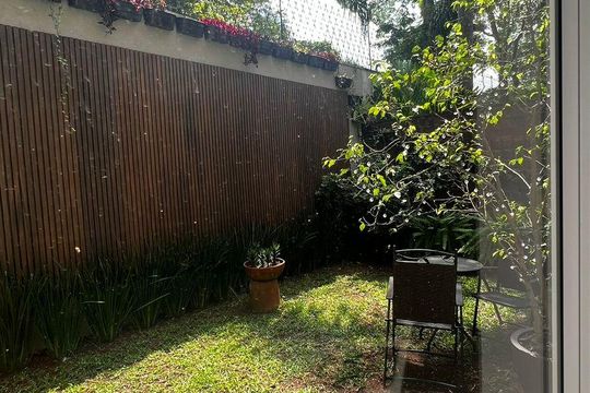 Área externa de casa de condomínio à venda com 4 quartos, 329m² em Jardim Cordeiro, São Paulo