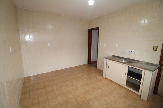 Cozinha de casa para alugar com 2 quartos, 76m² em Chora Menino, São Paulo