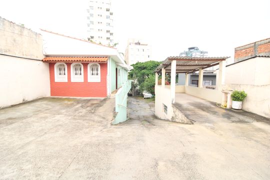 Quintal de casa para alugar com 2 quartos, 76m² em Chora Menino, São Paulo