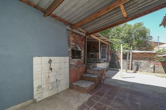 Fundos de casa para alugar com 3 quartos, 176m² em Jardim Carvalho, Porto Alegre