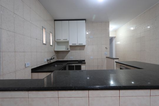 Cozinha de casa à venda com 4 quartos, 150m² em Fazenda da Juta, São Paulo