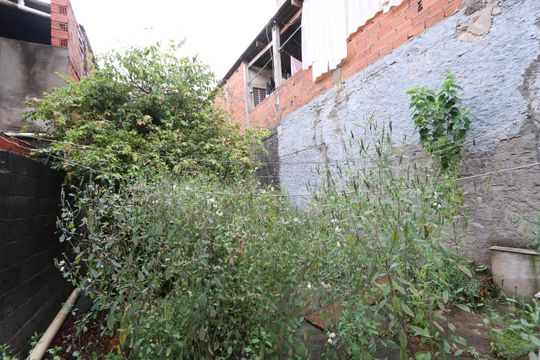 Quintal de casa à venda com 4 quartos, 150m² em Fazenda da Juta, São Paulo