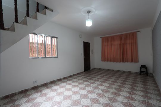 Sala de casa à venda com 4 quartos, 150m² em Fazenda da Juta, São Paulo