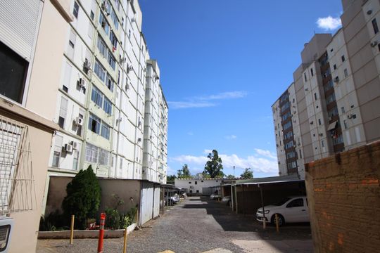 Garagem de apartamento à venda com 2 quartos, 72m² em Humaitá, Porto Alegre