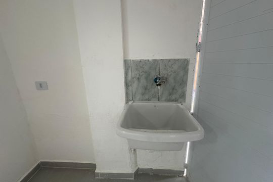Área de Serviço de casa para alugar com 1 quarto, 70m² em Jardim Silveira, Barueri