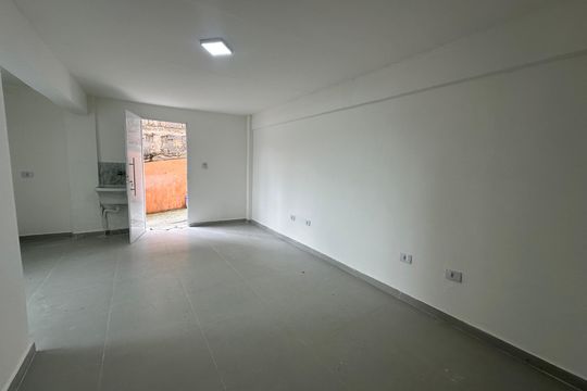 Sala/Cozinha de casa para alugar com 1 quarto, 70m² em Jardim Silveira, Barueri