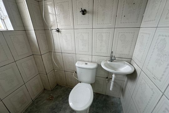 Banheiro de casa para alugar com 1 quarto, 70m² em Jardim Silveira, Barueri
