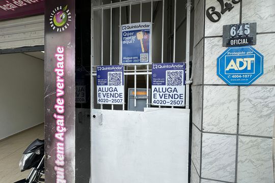 Fachada de casa para alugar com 1 quarto, 70m² em Jardim Silveira, Barueri