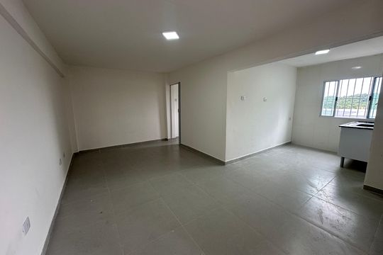 Casa para alugar com 1 quarto, 70m² em Jardim Silveira, Barueri