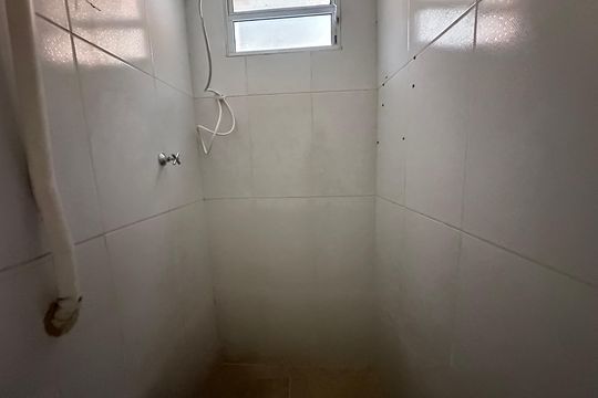 Banheiro de casa para alugar com 1 quarto, 70m² em Jardim Silveira, Barueri