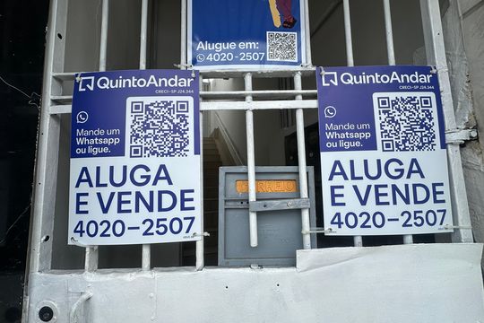 Fachada de casa para alugar com 1 quarto, 70m² em Jardim Silveira, Barueri