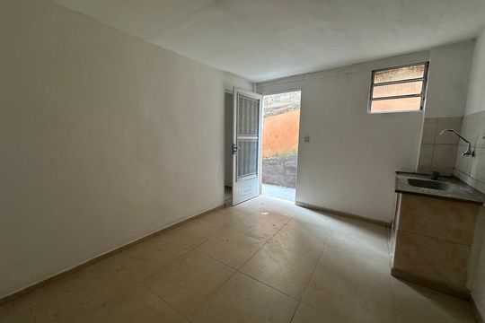 Sala/Cozinha de casa para alugar com 1 quarto, 70m² em Jardim Silveira, Barueri