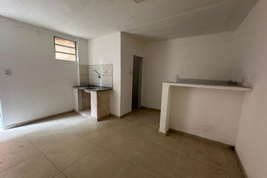 Sala/Cozinha de casa para alugar com 1 quarto, 70m² em Jardim Silveira, Barueri