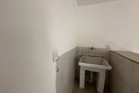Área de Serviço de casa para alugar com 1 quarto, 70m² em Jardim Silveira, Barueri