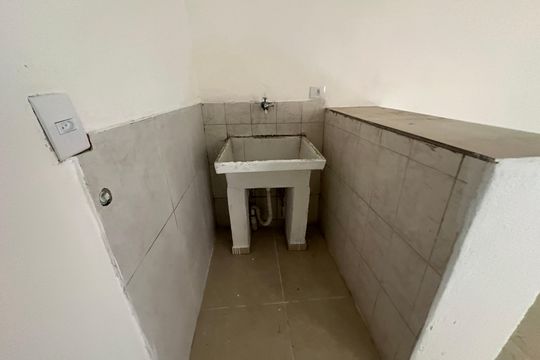 Área de Serviço de casa para alugar com 1 quarto, 70m² em Jardim Silveira, Barueri