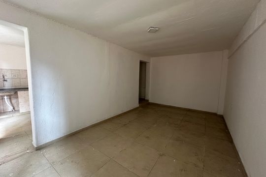 Quarto de casa para alugar com 1 quarto, 70m² em Jardim Silveira, Barueri