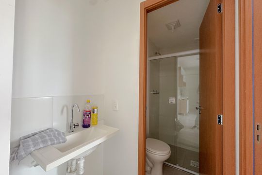Banheiro de apartamento para alugar com 2 quartos, 36m² em Lapa, São Paulo