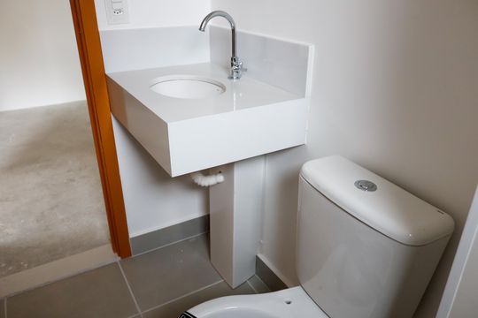 Banheiro de apartamento à venda com 2 quartos, 37m² em Centro, Osasco