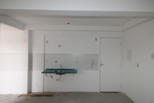 Sala / Cozinha de apartamento à venda com 1 quarto, 37m² em Piqueri, São Paulo