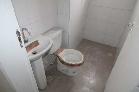 Banheiro de apartamento à venda com 1 quarto, 37m² em Piqueri, São Paulo