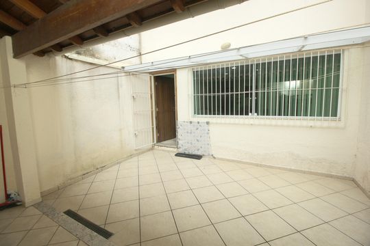 Quintal de casa à venda com 3 quartos, 289m² em Vila Dora, Santo André