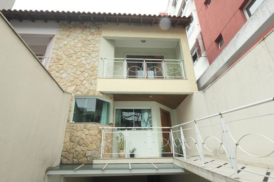 Fachada de casa à venda com 3 quartos, 289m² em Vila Dora, Santo André